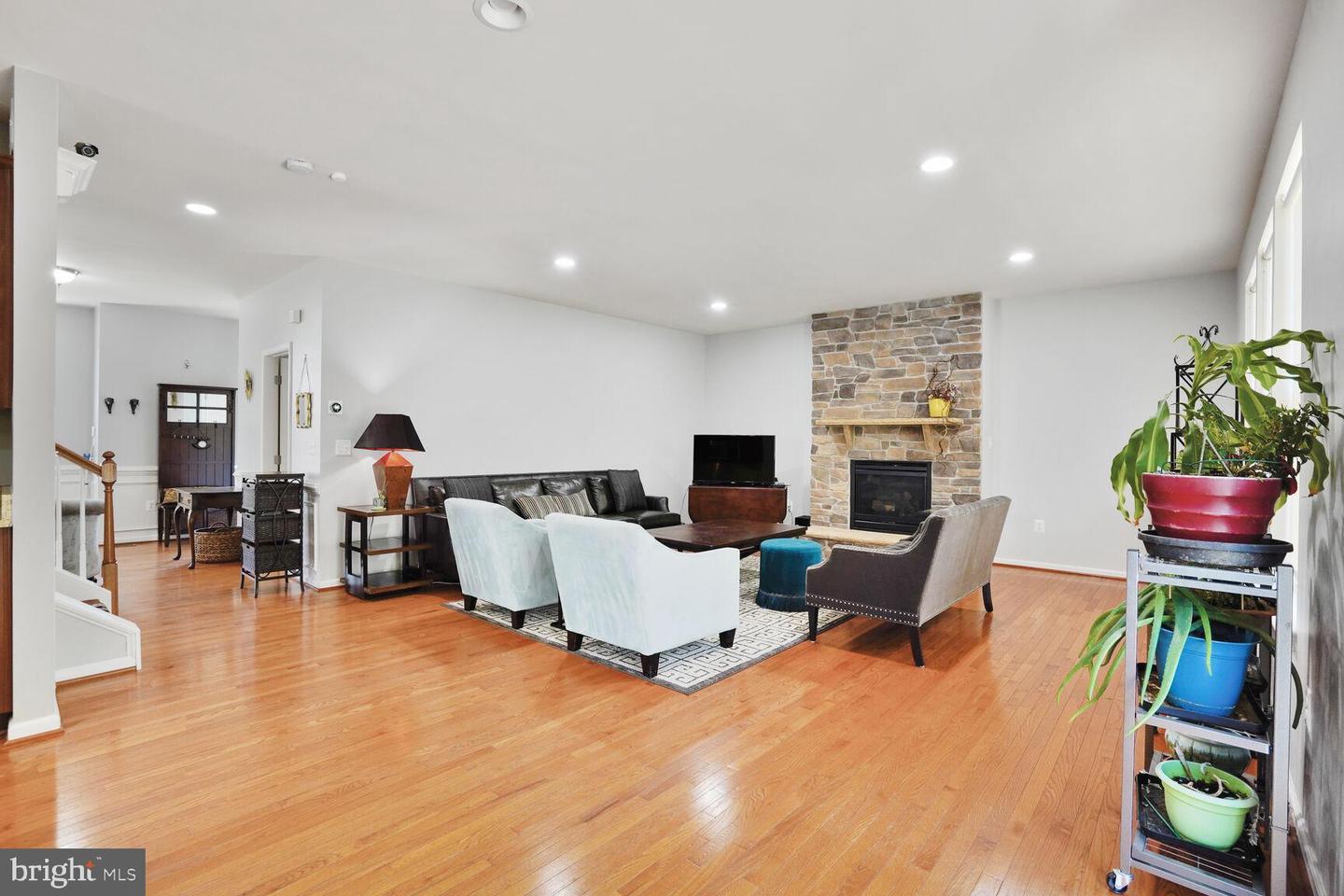 12964 LUCA STATION WAY, WOODBRIDGE, Virginia 22192, 4 Bedrooms Bedrooms, ,3 BathroomsBathrooms,Residential,For sale,12964 LUCA STATION WAY,VAPW2092472 MLS # VAPW2092472