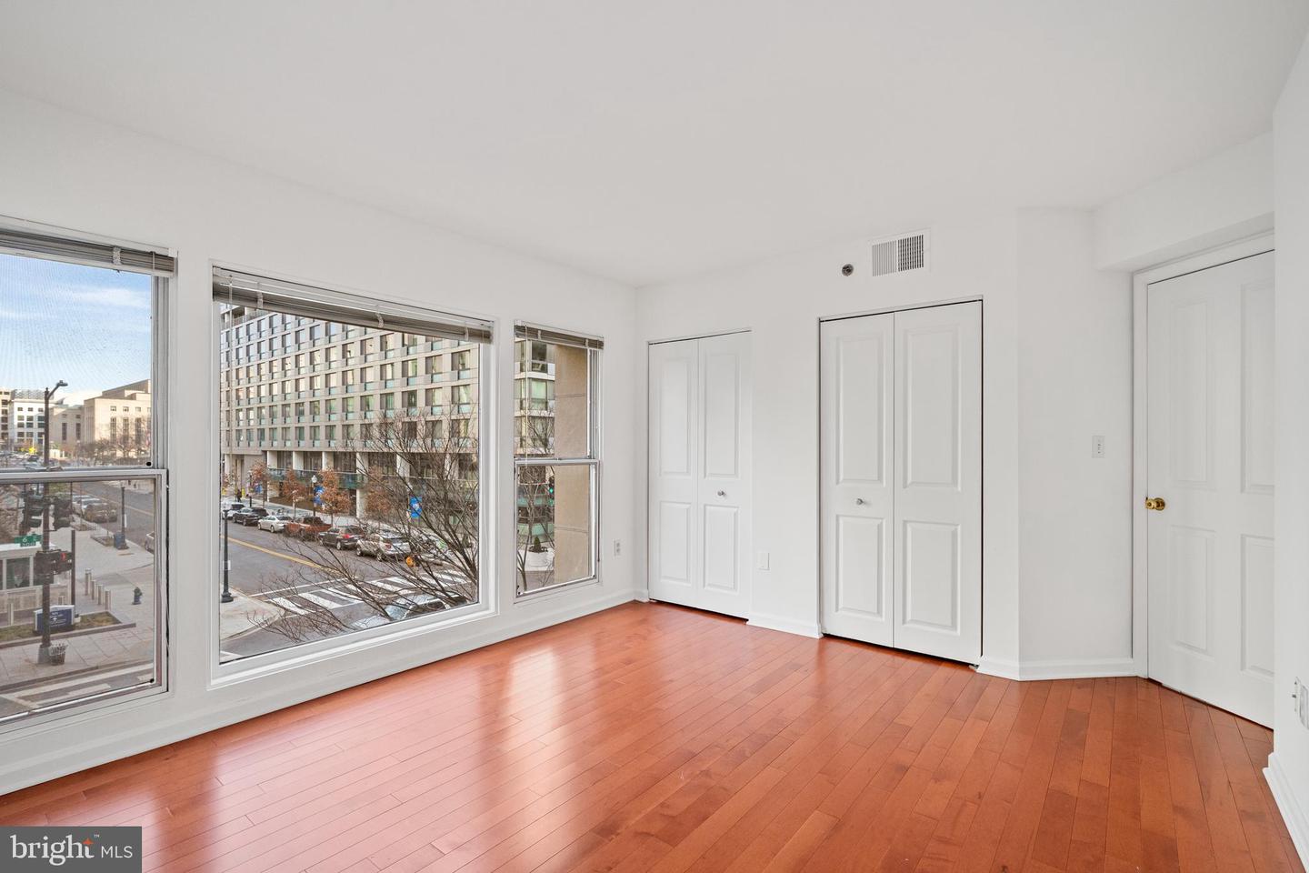 601 PENNSYLVANIA AVE NW #212, WASHINGTON, District Of Columbia 20004, 1 Bedroom Bedrooms, ,1 BathroomBathrooms,Residential,For sale,601 PENNSYLVANIA AVE NW #212,DCDC2196554 MLS # DCDC2196554