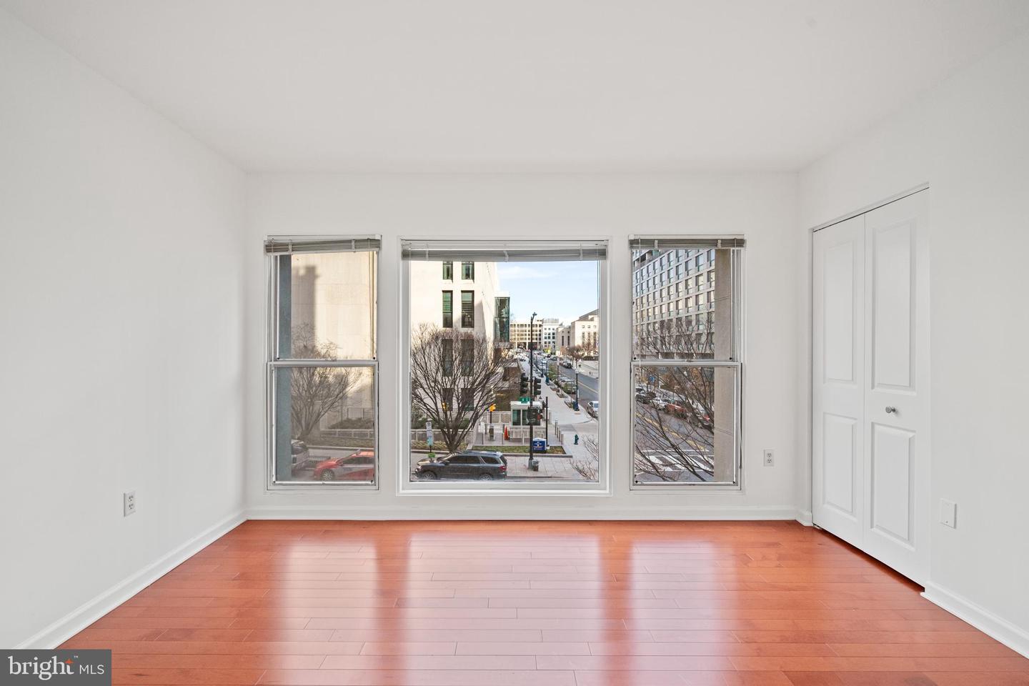 601 PENNSYLVANIA AVE NW #212, WASHINGTON, District Of Columbia 20004, 1 Bedroom Bedrooms, ,1 BathroomBathrooms,Residential,For sale,601 PENNSYLVANIA AVE NW #212,DCDC2196554 MLS # DCDC2196554