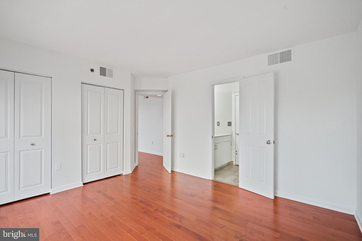 601 PENNSYLVANIA AVE NW #212, WASHINGTON, District Of Columbia 20004, 1 Bedroom Bedrooms, ,1 BathroomBathrooms,Residential,For sale,601 PENNSYLVANIA AVE NW #212,DCDC2196554 MLS # DCDC2196554