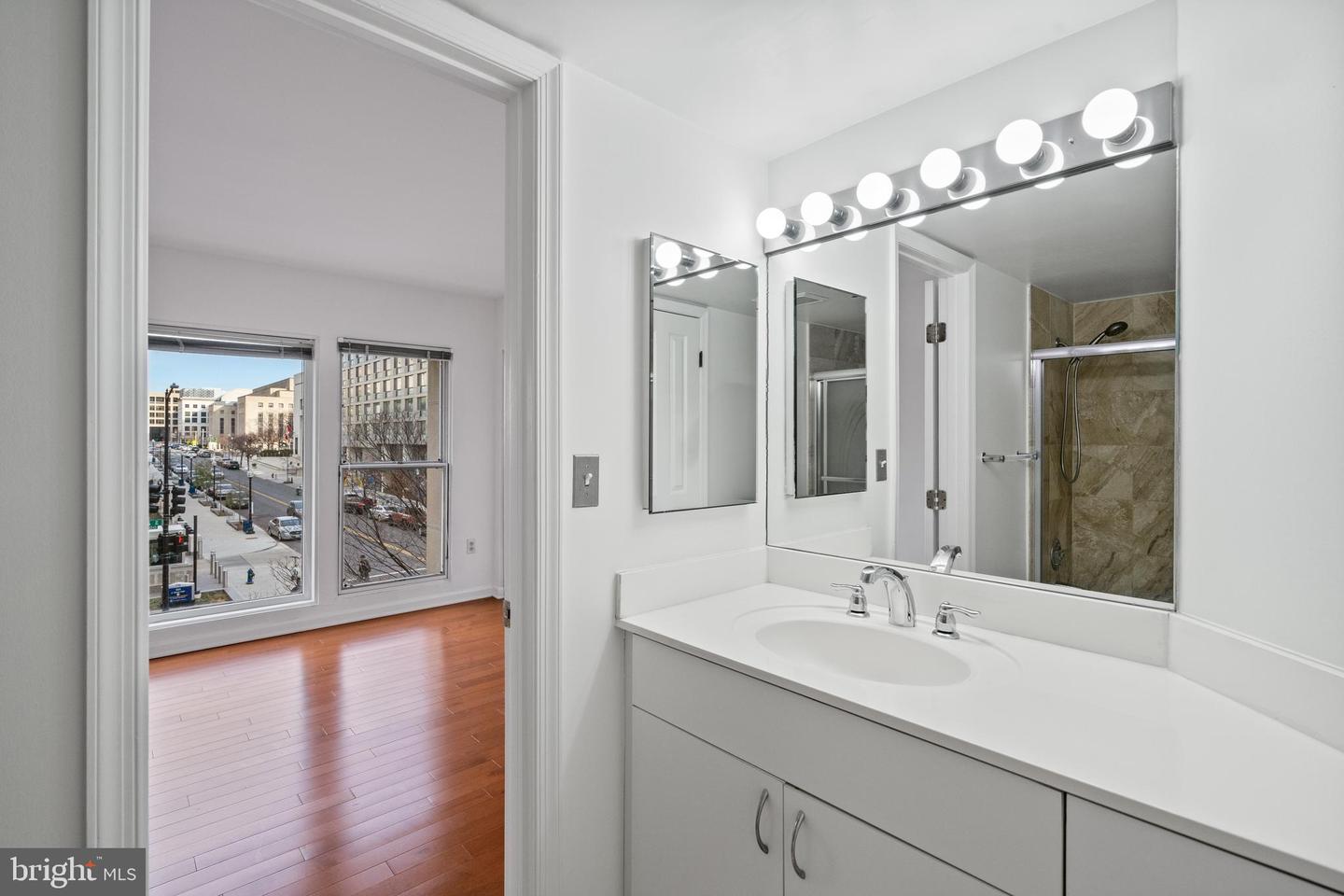 601 PENNSYLVANIA AVE NW #212, WASHINGTON, District Of Columbia 20004, 1 Bedroom Bedrooms, ,1 BathroomBathrooms,Residential,For sale,601 PENNSYLVANIA AVE NW #212,DCDC2196554 MLS # DCDC2196554