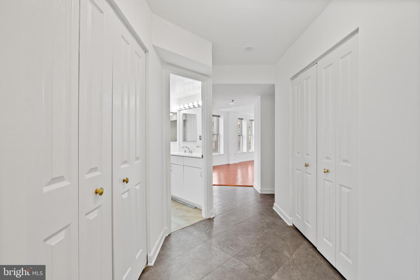 601 PENNSYLVANIA AVE NW #212, WASHINGTON, District Of Columbia 20004, 1 Bedroom Bedrooms, ,1 BathroomBathrooms,Residential,For sale,601 PENNSYLVANIA AVE NW #212,DCDC2196554 MLS # DCDC2196554