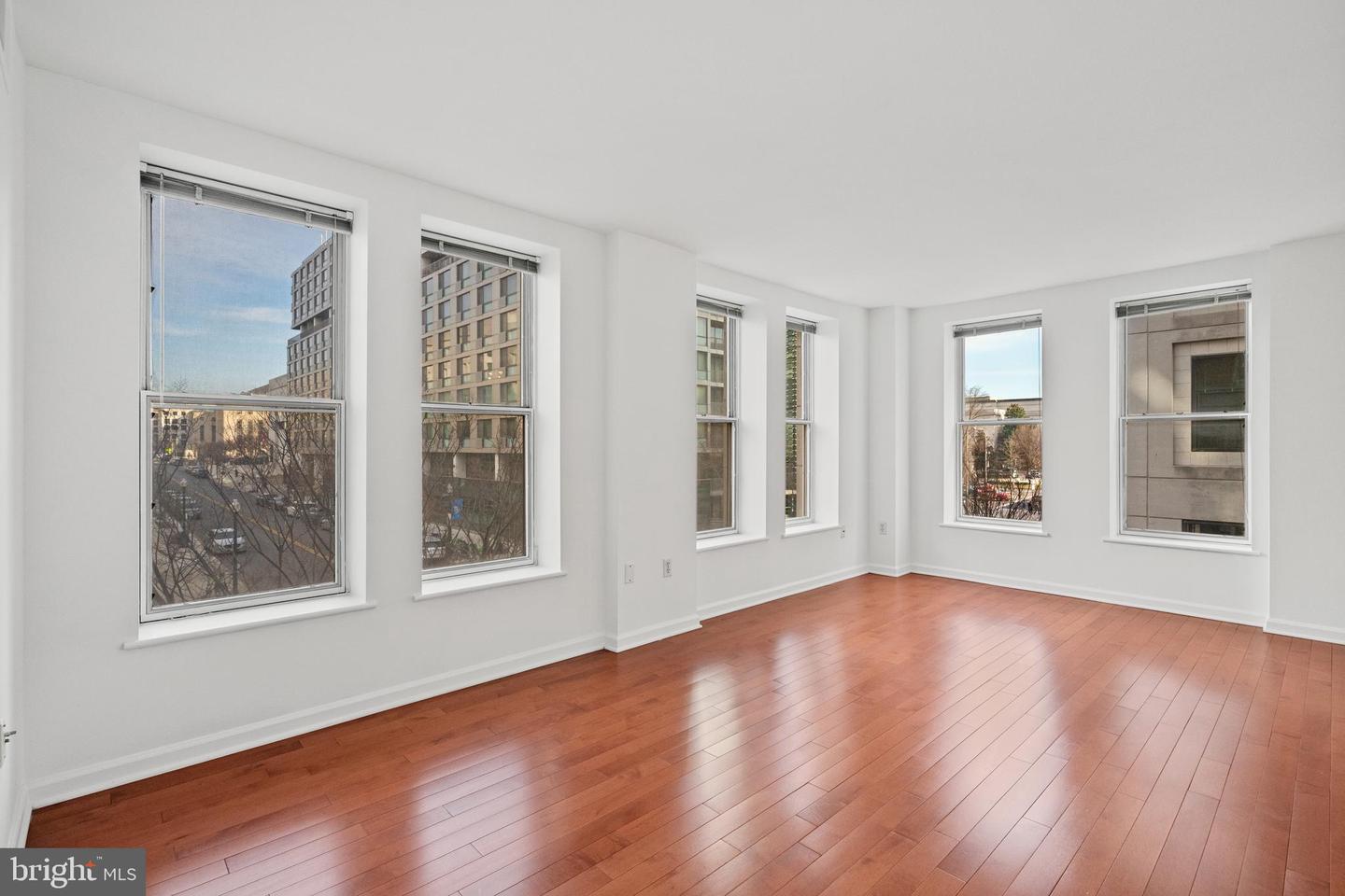 601 PENNSYLVANIA AVE NW #212, WASHINGTON, District Of Columbia 20004, 1 Bedroom Bedrooms, ,1 BathroomBathrooms,Residential,For sale,601 PENNSYLVANIA AVE NW #212,DCDC2196554 MLS # DCDC2196554