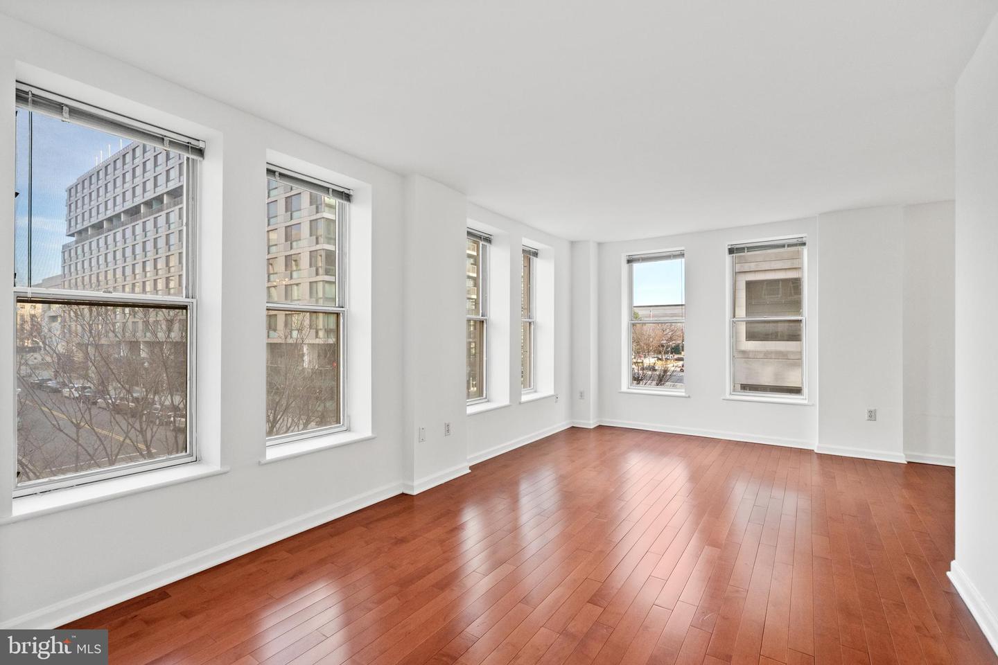 601 PENNSYLVANIA AVE NW #212, WASHINGTON, District Of Columbia 20004, 1 Bedroom Bedrooms, ,1 BathroomBathrooms,Residential,For sale,601 PENNSYLVANIA AVE NW #212,DCDC2196554 MLS # DCDC2196554