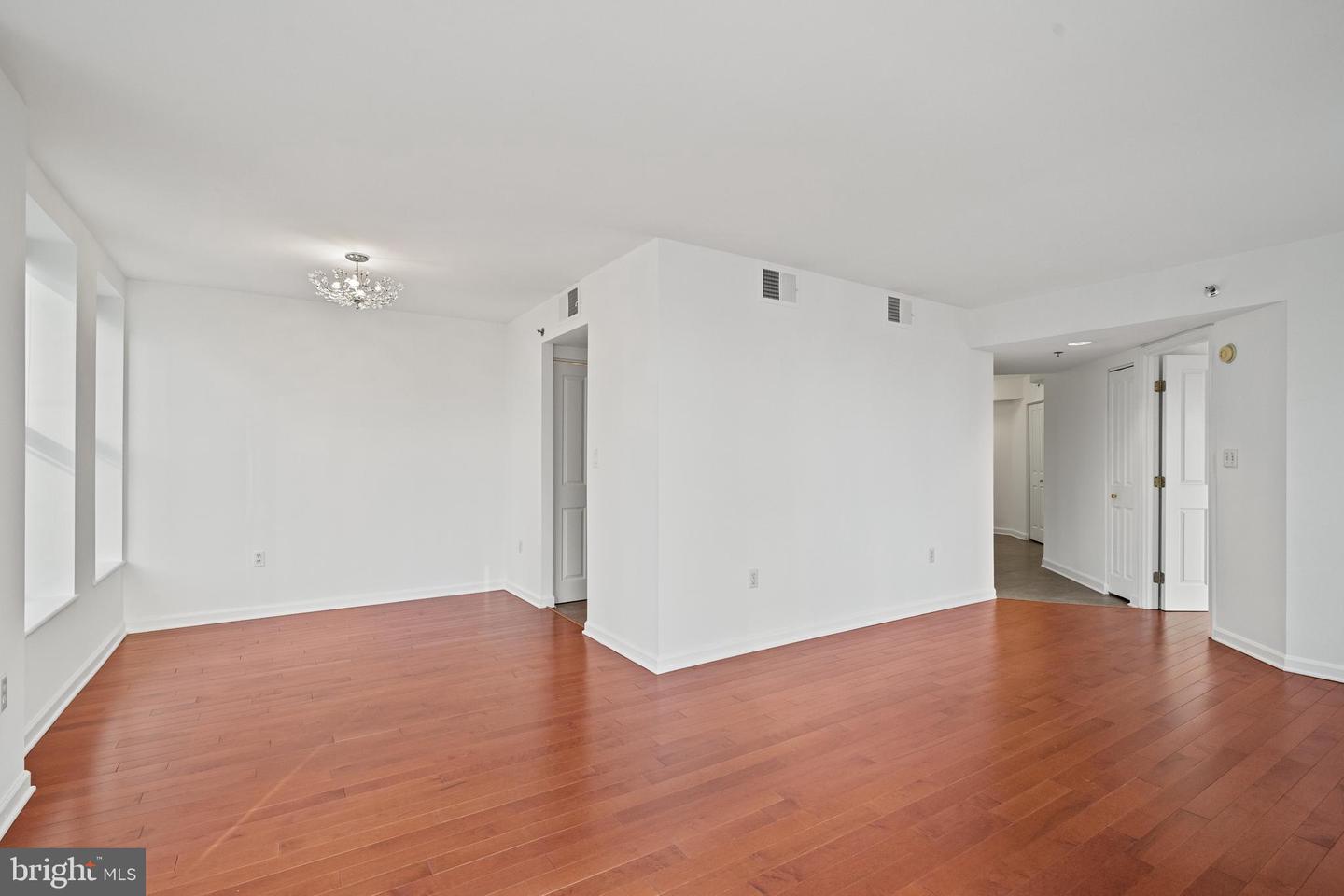 601 PENNSYLVANIA AVE NW #212, WASHINGTON, District Of Columbia 20004, 1 Bedroom Bedrooms, ,1 BathroomBathrooms,Residential,For sale,601 PENNSYLVANIA AVE NW #212,DCDC2196554 MLS # DCDC2196554