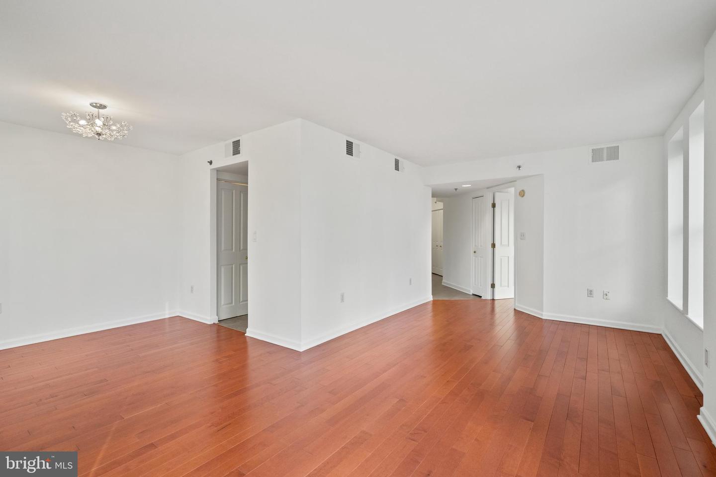 601 PENNSYLVANIA AVE NW #212, WASHINGTON, District Of Columbia 20004, 1 Bedroom Bedrooms, ,1 BathroomBathrooms,Residential,For sale,601 PENNSYLVANIA AVE NW #212,DCDC2196554 MLS # DCDC2196554