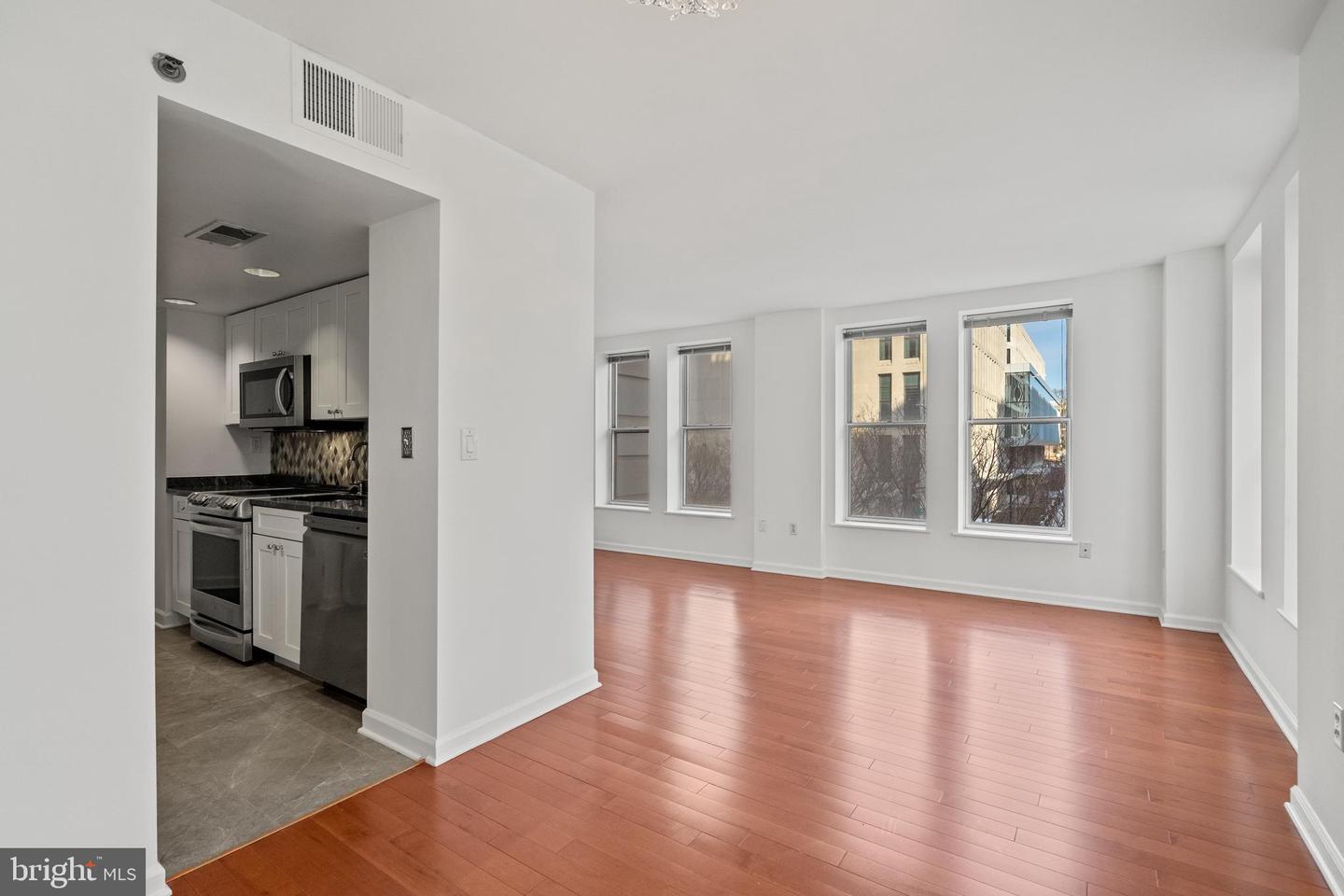 601 PENNSYLVANIA AVE NW #212, WASHINGTON, District Of Columbia 20004, 1 Bedroom Bedrooms, ,1 BathroomBathrooms,Residential,For sale,601 PENNSYLVANIA AVE NW #212,DCDC2196554 MLS # DCDC2196554