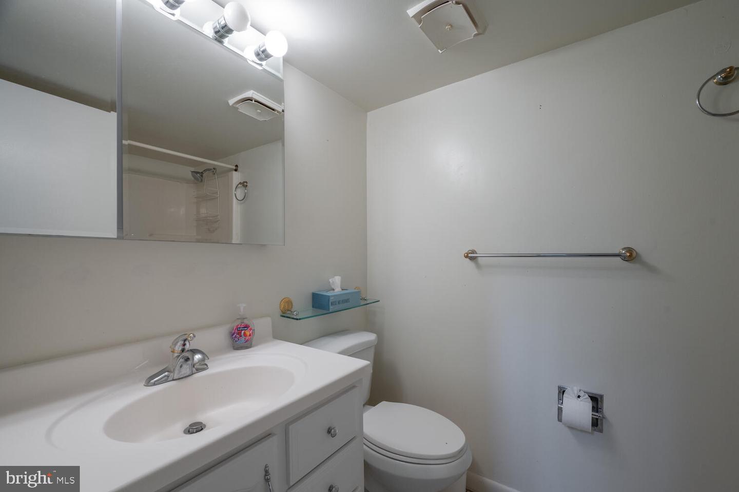 2029 LAKEBREEZE WAY, RESTON, Virginia 20191, 4 Bedrooms Bedrooms, ,3 BathroomsBathrooms,Residential,For sale,2029 LAKEBREEZE WAY,VAFX2235758 MLS # VAFX2235758