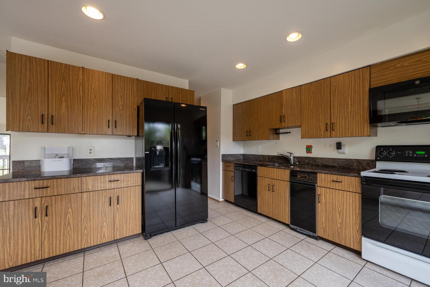 2029 LAKEBREEZE WAY, RESTON, Virginia 20191, 4 Bedrooms Bedrooms, ,3 BathroomsBathrooms,Residential,For sale,2029 LAKEBREEZE WAY,VAFX2235758 MLS # VAFX2235758