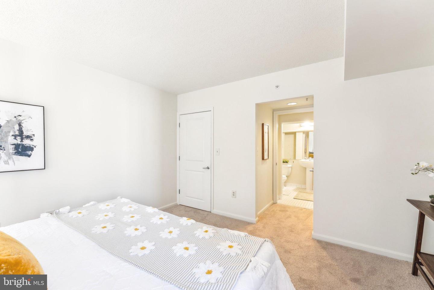 1225 13TH ST NW #712, WASHINGTON, District Of Columbia 20005, 2 Bedrooms Bedrooms, ,2 BathroomsBathrooms,Residential,For sale,1225 13TH ST NW #712,DCDC2196962 MLS # DCDC2196962
