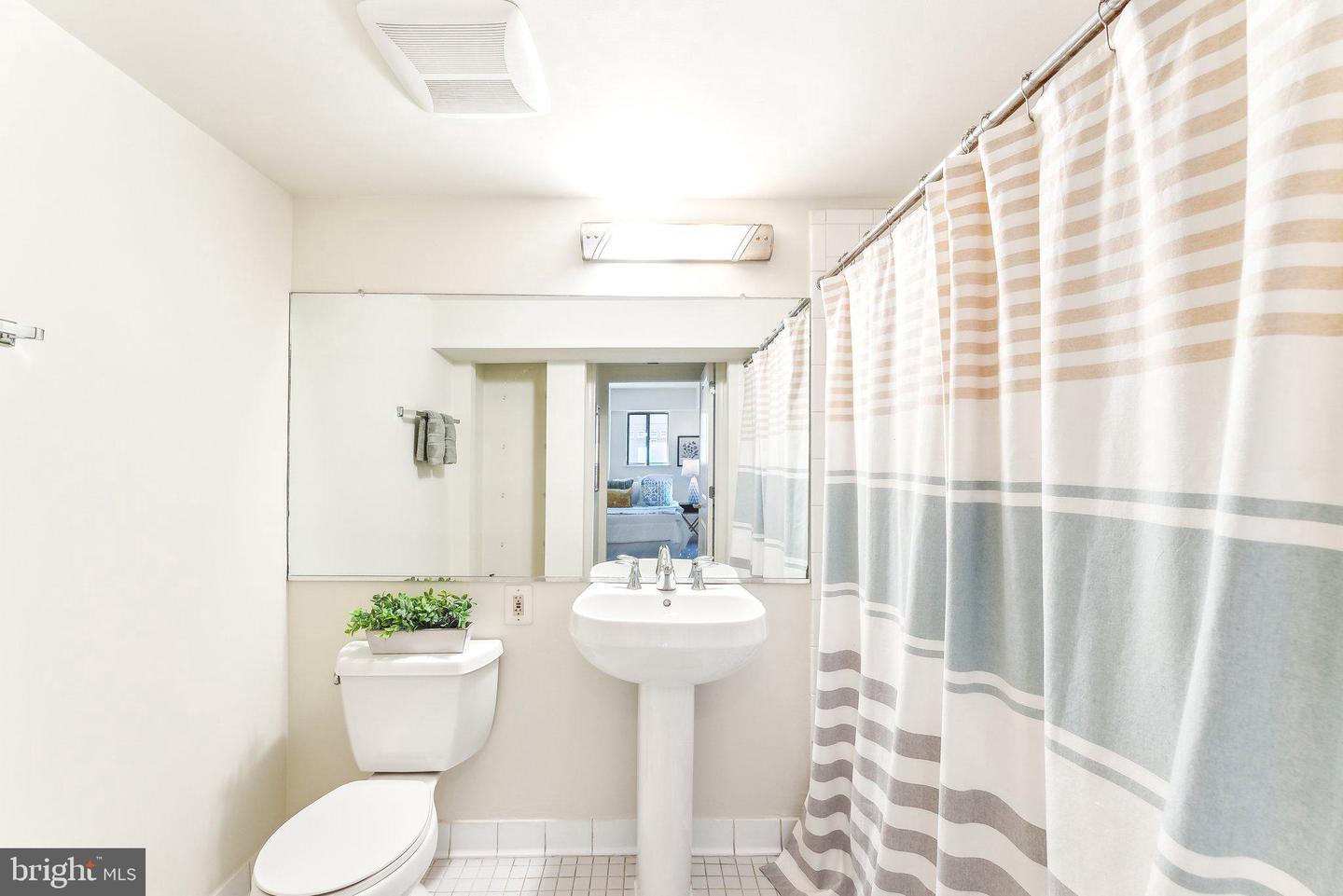 1225 13TH ST NW #712, WASHINGTON, District Of Columbia 20005, 2 Bedrooms Bedrooms, ,2 BathroomsBathrooms,Residential,For sale,1225 13TH ST NW #712,DCDC2196962 MLS # DCDC2196962