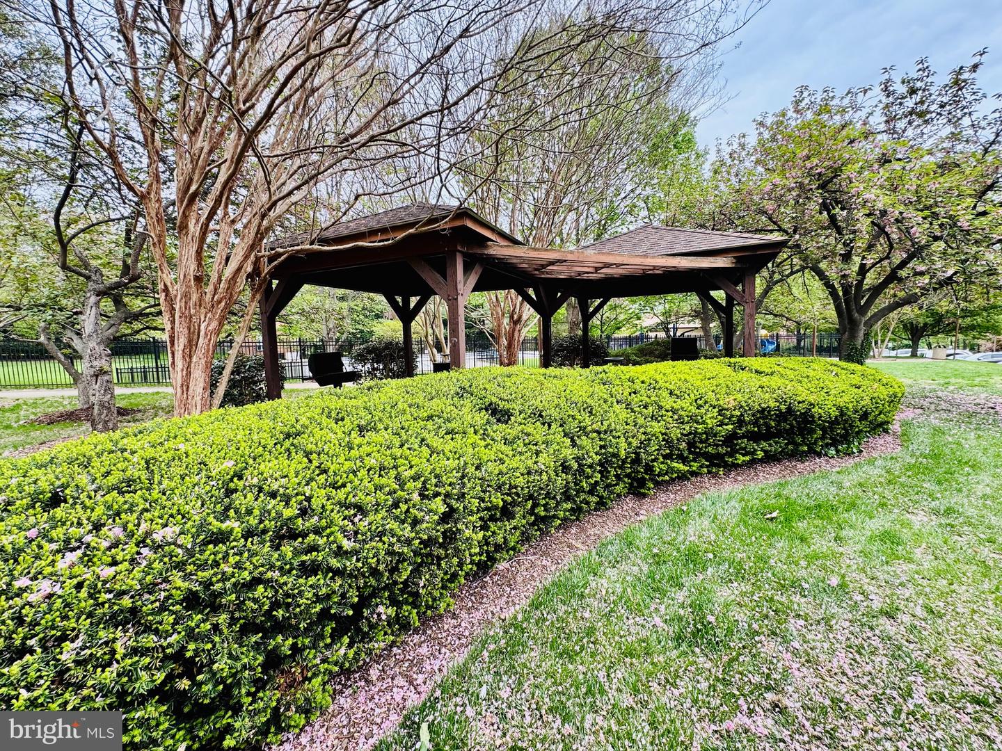 6001 ARLINGTON BLVD #T21, FALLS CHURCH, Virginia 22044, 2 Bedrooms Bedrooms, ,1 BathroomBathrooms,Residential,For sale,6001 ARLINGTON BLVD #T21,VAFX2236218 MLS # VAFX2236218
