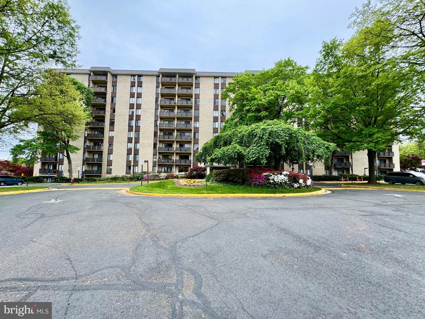 6001 ARLINGTON BLVD #T21, FALLS CHURCH, Virginia 22044, 2 Bedrooms Bedrooms, ,1 BathroomBathrooms,Residential,For sale,6001 ARLINGTON BLVD #T21,VAFX2236218 MLS # VAFX2236218
