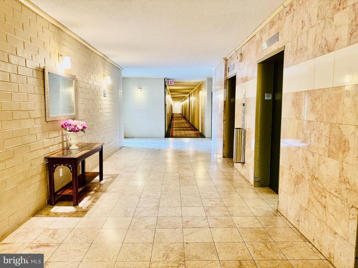 6001 ARLINGTON BLVD #T21, FALLS CHURCH, Virginia 22044, 2 Bedrooms Bedrooms, ,1 BathroomBathrooms,Residential,For sale,6001 ARLINGTON BLVD #T21,VAFX2236218 MLS # VAFX2236218
