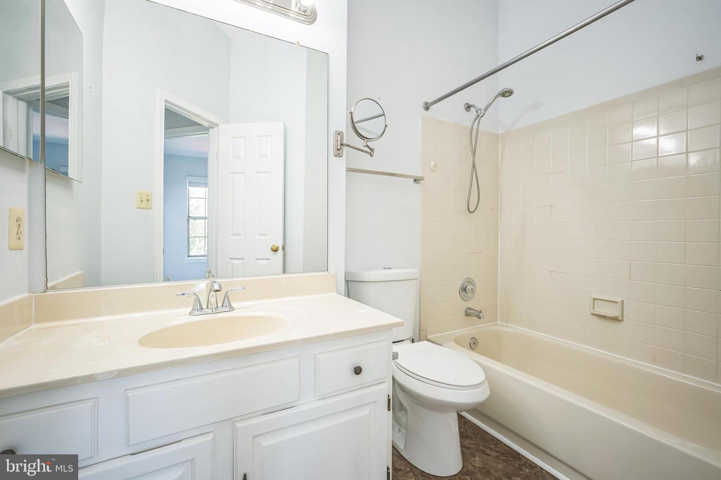 44022 GALA CIR, ASHBURN, Virginia 20147, 3 Bedrooms Bedrooms, ,2 BathroomsBathrooms,Residential,For sale,44022 GALA CIR,VALO2094646 MLS # VALO2094646