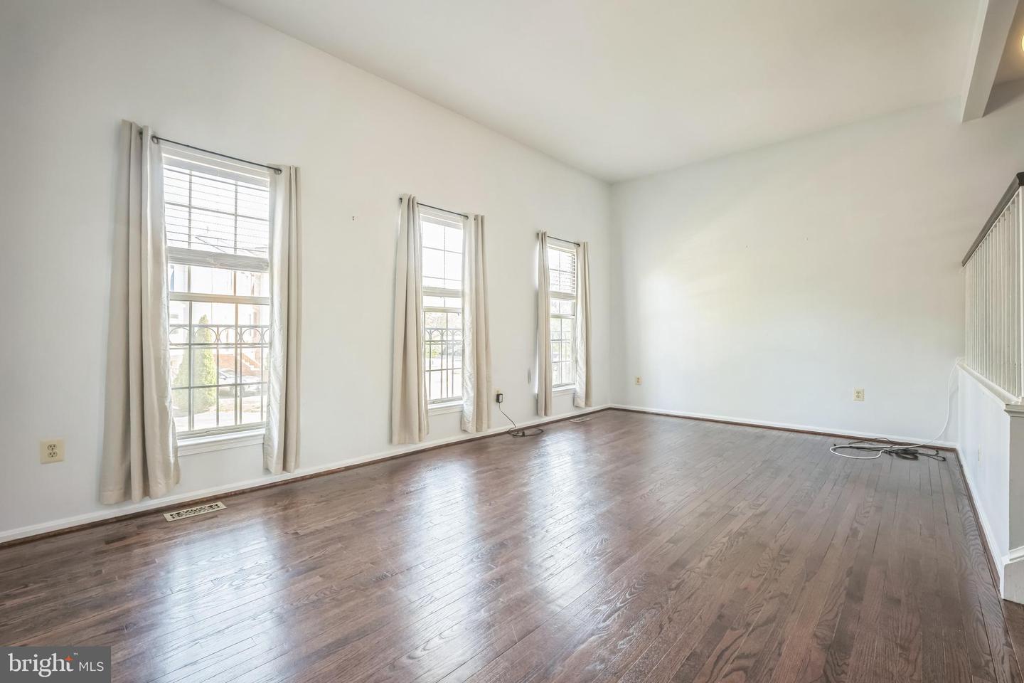 44022 GALA CIR, ASHBURN, Virginia 20147, 3 Bedrooms Bedrooms, ,2 BathroomsBathrooms,Residential,For sale,44022 GALA CIR,VALO2094646 MLS # VALO2094646