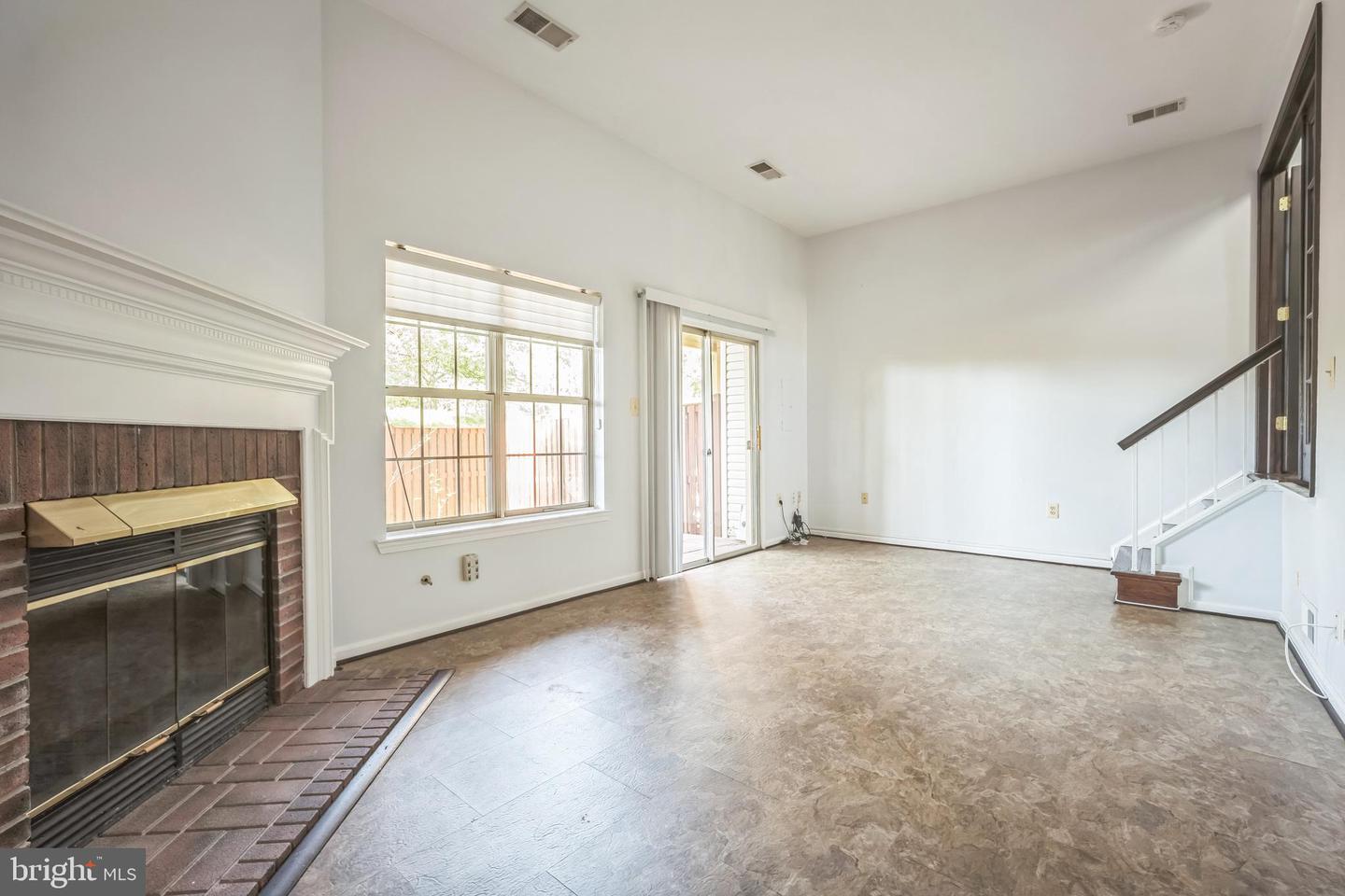 44022 GALA CIR, ASHBURN, Virginia 20147, 3 Bedrooms Bedrooms, ,2 BathroomsBathrooms,Residential,For sale,44022 GALA CIR,VALO2094646 MLS # VALO2094646