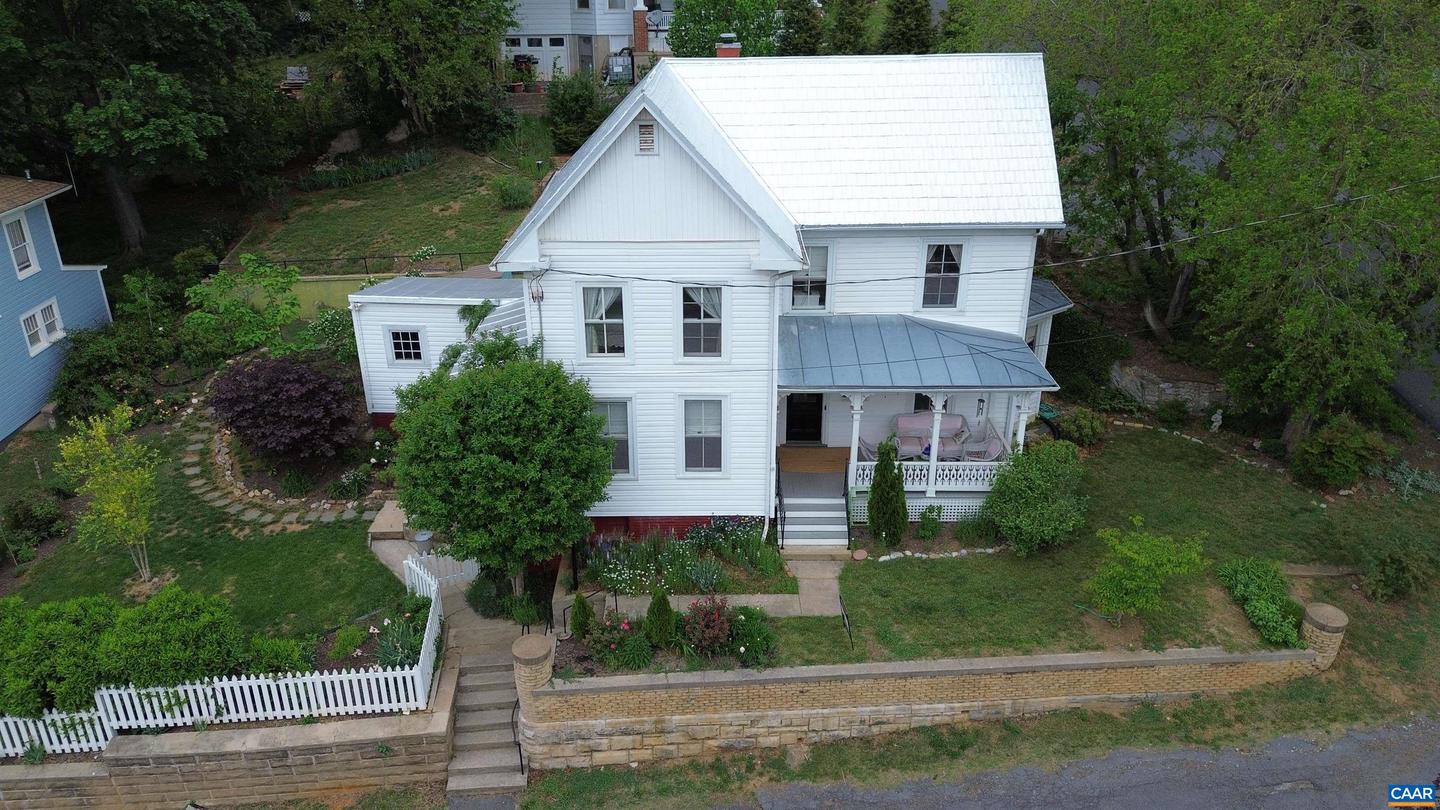 241 CHURCHVILLE AVE, STAUNTON, Virginia 24401, 3 Bedrooms Bedrooms, ,2 BathroomsBathrooms,Residential,For sale,241 CHURCHVILLE AVE,663608 MLS # 663608