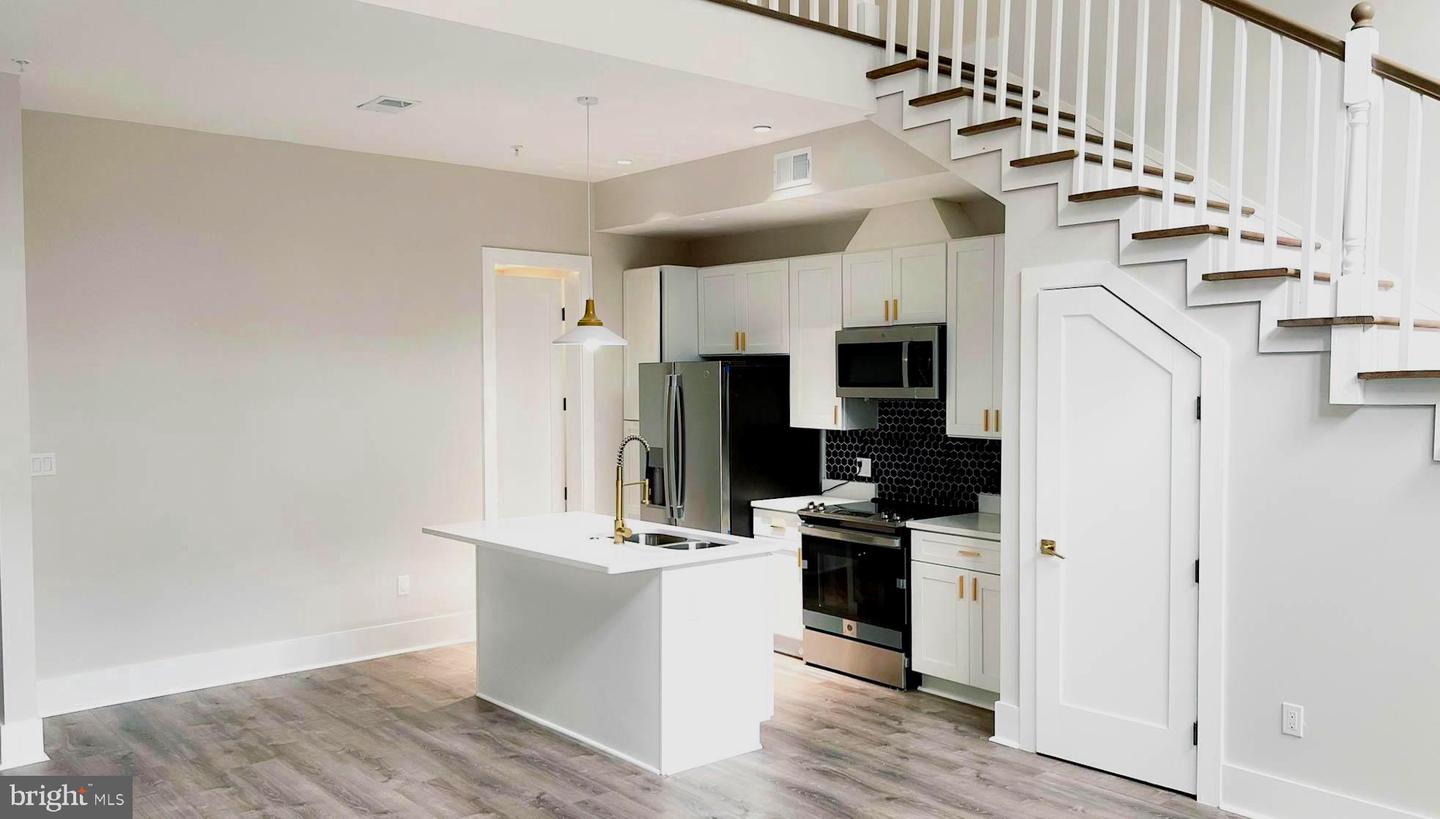 1143 16TH ST NE #1, WASHINGTON, District Of Columbia 20002, 2 Bedrooms Bedrooms, 2 Rooms Rooms,3 BathroomsBathrooms,Residential,For sale,1143 16TH ST NE #1,DCDC2197182 MLS # DCDC2197182