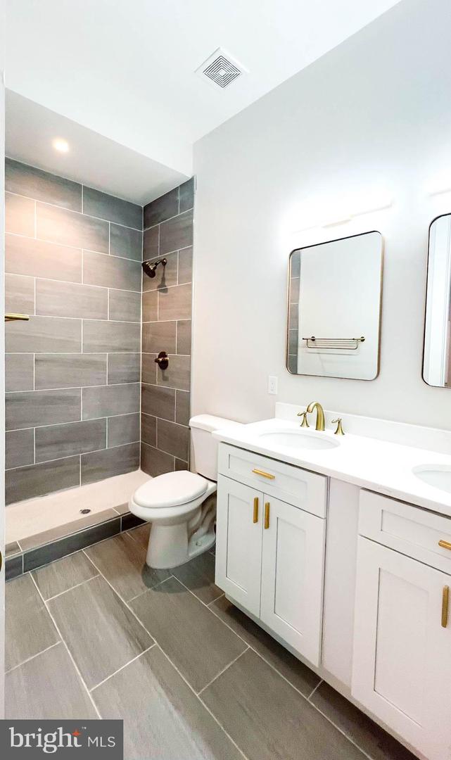 1143 16TH ST NE #1, WASHINGTON, District Of Columbia 20002, 2 Bedrooms Bedrooms, 2 Rooms Rooms,3 BathroomsBathrooms,Residential,For sale,1143 16TH ST NE #1,DCDC2197182 MLS # DCDC2197182