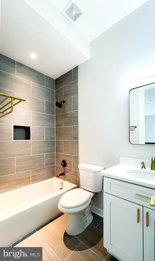 1143 16TH ST NE #1, WASHINGTON, District Of Columbia 20002, 2 Bedrooms Bedrooms, 2 Rooms Rooms,3 BathroomsBathrooms,Residential,For sale,1143 16TH ST NE #1,DCDC2197182 MLS # DCDC2197182