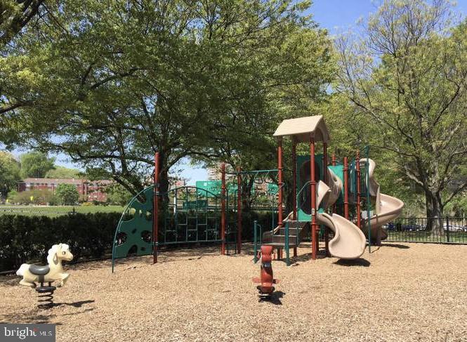 1021 ARLINGTON BLVD #222, ARLINGTON, Virginia 22209, 1 Bedroom Bedrooms, ,1 BathroomBathrooms,Residential,For sale,1021 ARLINGTON BLVD #222,VAAR2056548 MLS # VAAR2056548