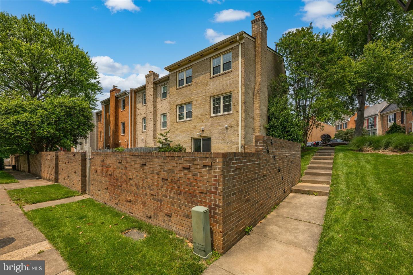 7349 ELDORADO CT, MCLEAN, Virginia 22102, 3 Bedrooms Bedrooms, ,3 BathroomsBathrooms,Residential,For sale,7349 ELDORADO CT,VAFX2223488 MLS # VAFX2223488