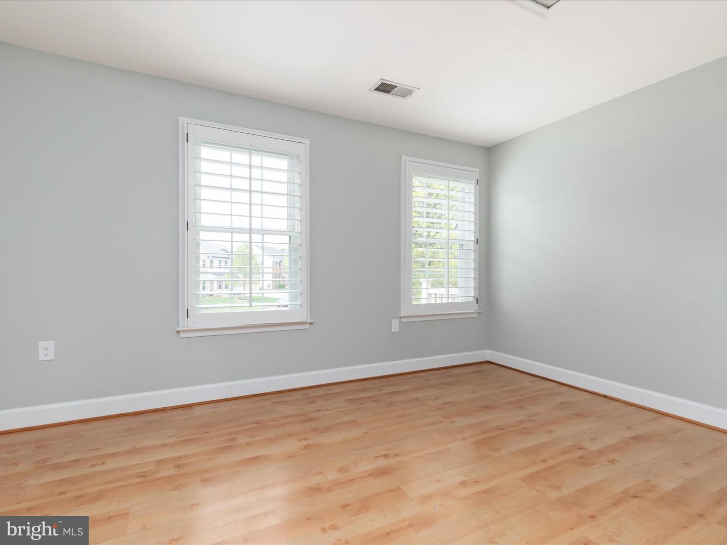 21262 DUBOIS CT, ASHBURN, Virginia 20147, 6 Bedrooms Bedrooms, ,3 BathroomsBathrooms,Residential,For sale,21262 DUBOIS CT,VALO2090976 MLS # VALO2090976