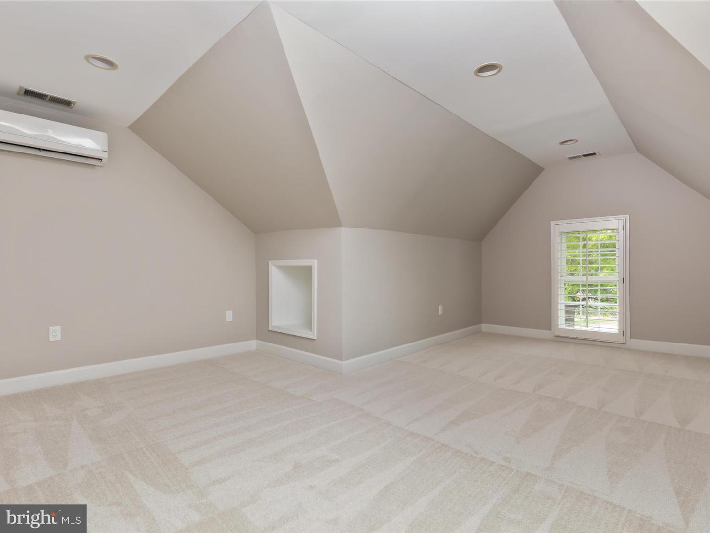 21262 DUBOIS CT, ASHBURN, Virginia 20147, 6 Bedrooms Bedrooms, ,3 BathroomsBathrooms,Residential,For sale,21262 DUBOIS CT,VALO2090976 MLS # VALO2090976