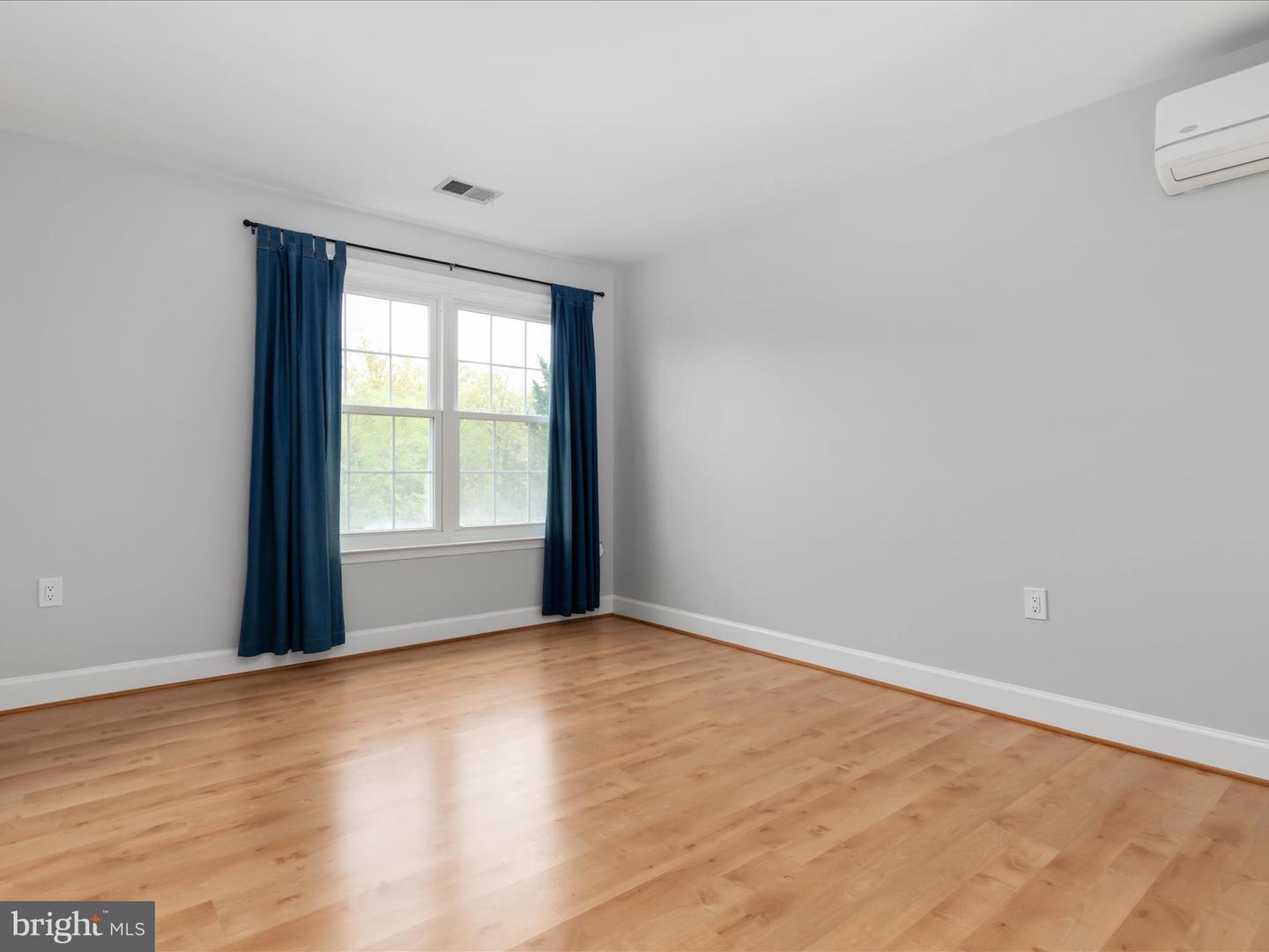 21262 DUBOIS CT, ASHBURN, Virginia 20147, 6 Bedrooms Bedrooms, ,3 BathroomsBathrooms,Residential,For sale,21262 DUBOIS CT,VALO2090976 MLS # VALO2090976