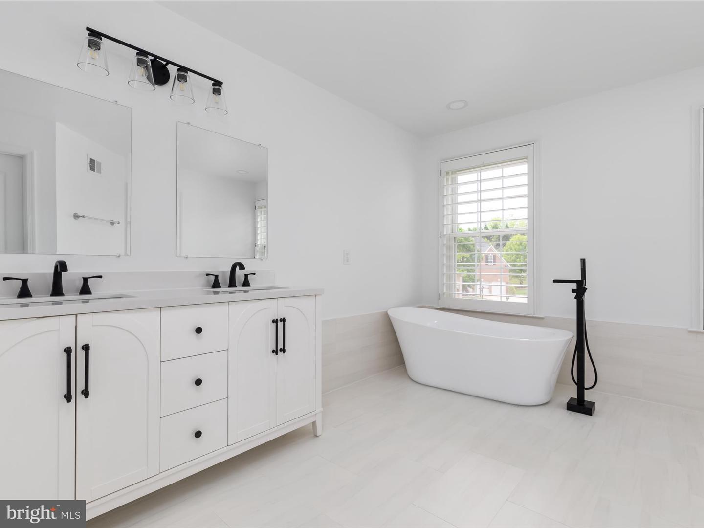 21262 DUBOIS CT, ASHBURN, Virginia 20147, 6 Bedrooms Bedrooms, ,3 BathroomsBathrooms,Residential,For sale,21262 DUBOIS CT,VALO2090976 MLS # VALO2090976