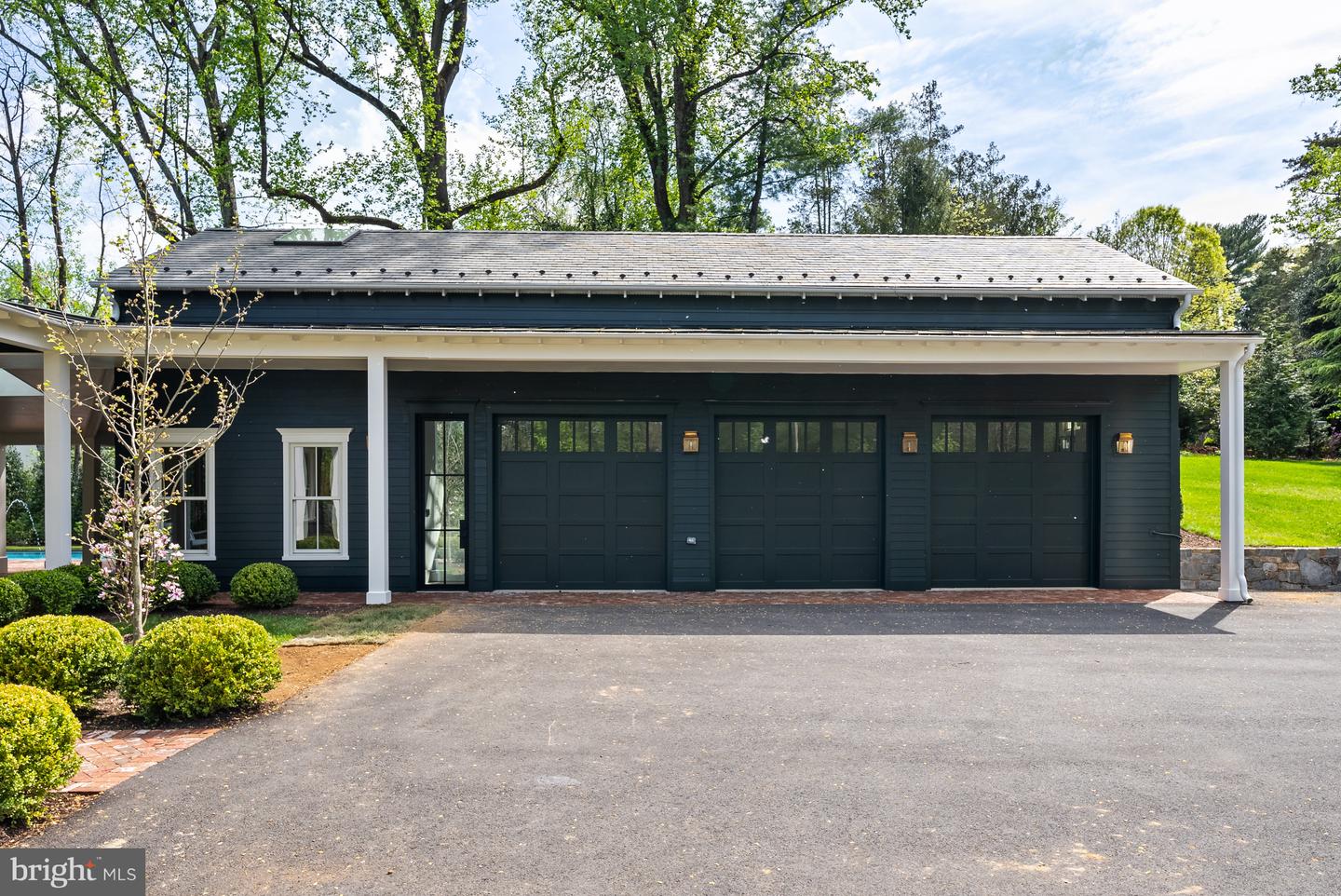 827 TURKEY RUN RD, MCLEAN, Virginia 22101, 6 Bedrooms Bedrooms, ,7 BathroomsBathrooms,Residential,For sale,827 TURKEY RUN RD,VAFX2231410 MLS # VAFX2231410