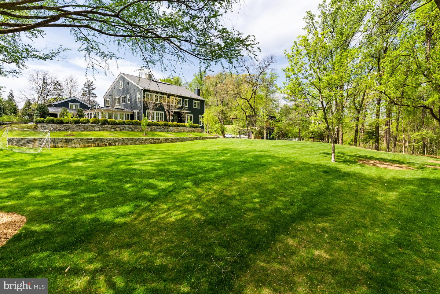 827 TURKEY RUN RD, MCLEAN, Virginia 22101, 6 Bedrooms Bedrooms, ,7 BathroomsBathrooms,Residential,For sale,827 TURKEY RUN RD,VAFX2231410 MLS # VAFX2231410