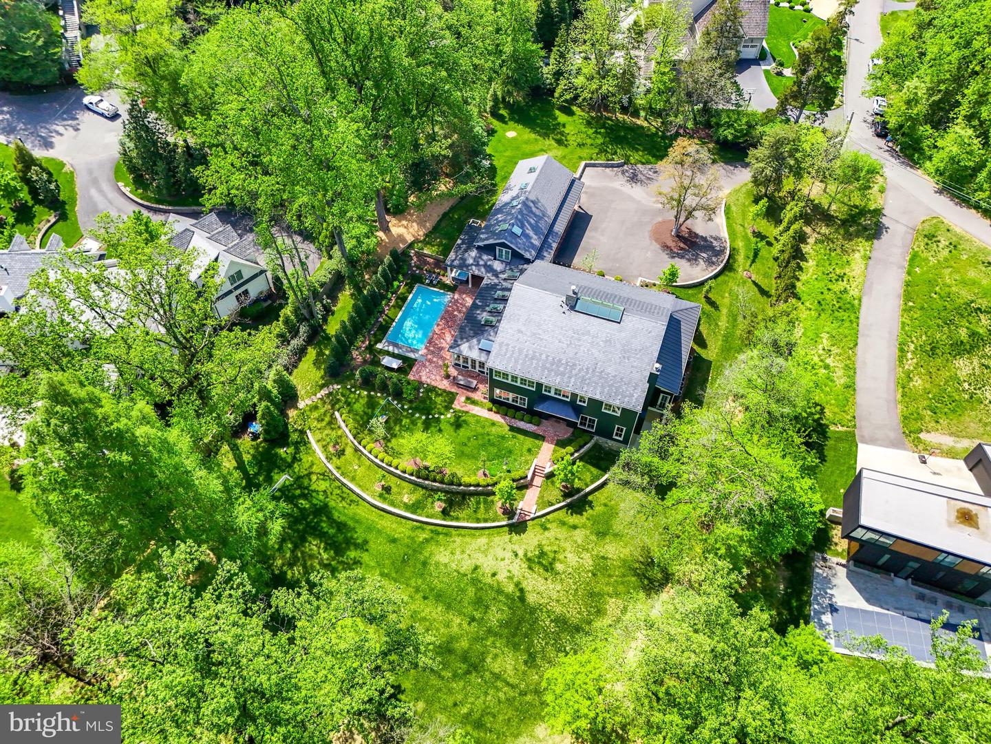 827 TURKEY RUN RD, MCLEAN, Virginia 22101, 6 Bedrooms Bedrooms, ,7 BathroomsBathrooms,Residential,For sale,827 TURKEY RUN RD,VAFX2231410 MLS # VAFX2231410