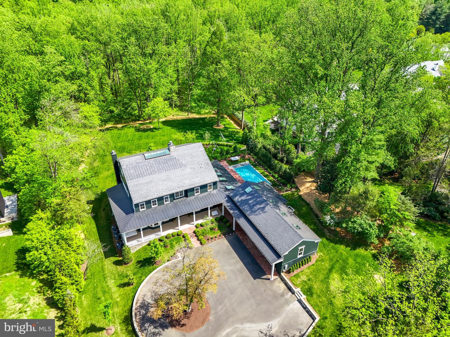 827 TURKEY RUN RD, MCLEAN, Virginia 22101, 6 Bedrooms Bedrooms, ,7 BathroomsBathrooms,Residential,For sale,827 TURKEY RUN RD,VAFX2231410 MLS # VAFX2231410