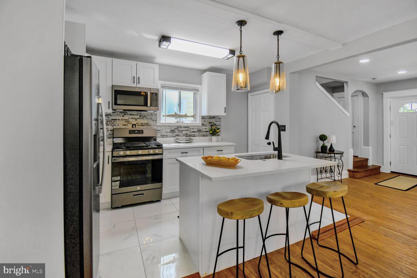 3807 20TH ST NE, WASHINGTON, District Of Columbia 20018, 3 Bedrooms Bedrooms, 10 Rooms Rooms,2 BathroomsBathrooms,Residential,For sale,3807 20TH ST NE,DCDC2193940 MLS # DCDC2193940