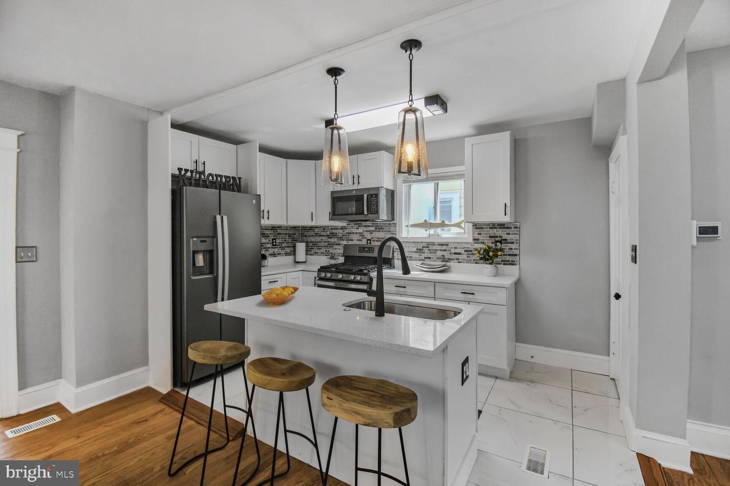3807 20TH ST NE, WASHINGTON, District Of Columbia 20018, 3 Bedrooms Bedrooms, 10 Rooms Rooms,2 BathroomsBathrooms,Residential,For sale,3807 20TH ST NE,DCDC2193940 MLS # DCDC2193940