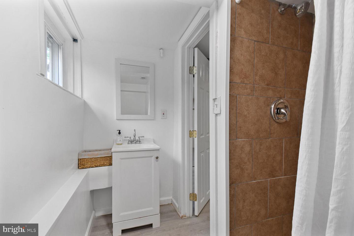 3807 20TH ST NE, WASHINGTON, District Of Columbia 20018, 3 Bedrooms Bedrooms, 10 Rooms Rooms,2 BathroomsBathrooms,Residential,For sale,3807 20TH ST NE,DCDC2193940 MLS # DCDC2193940