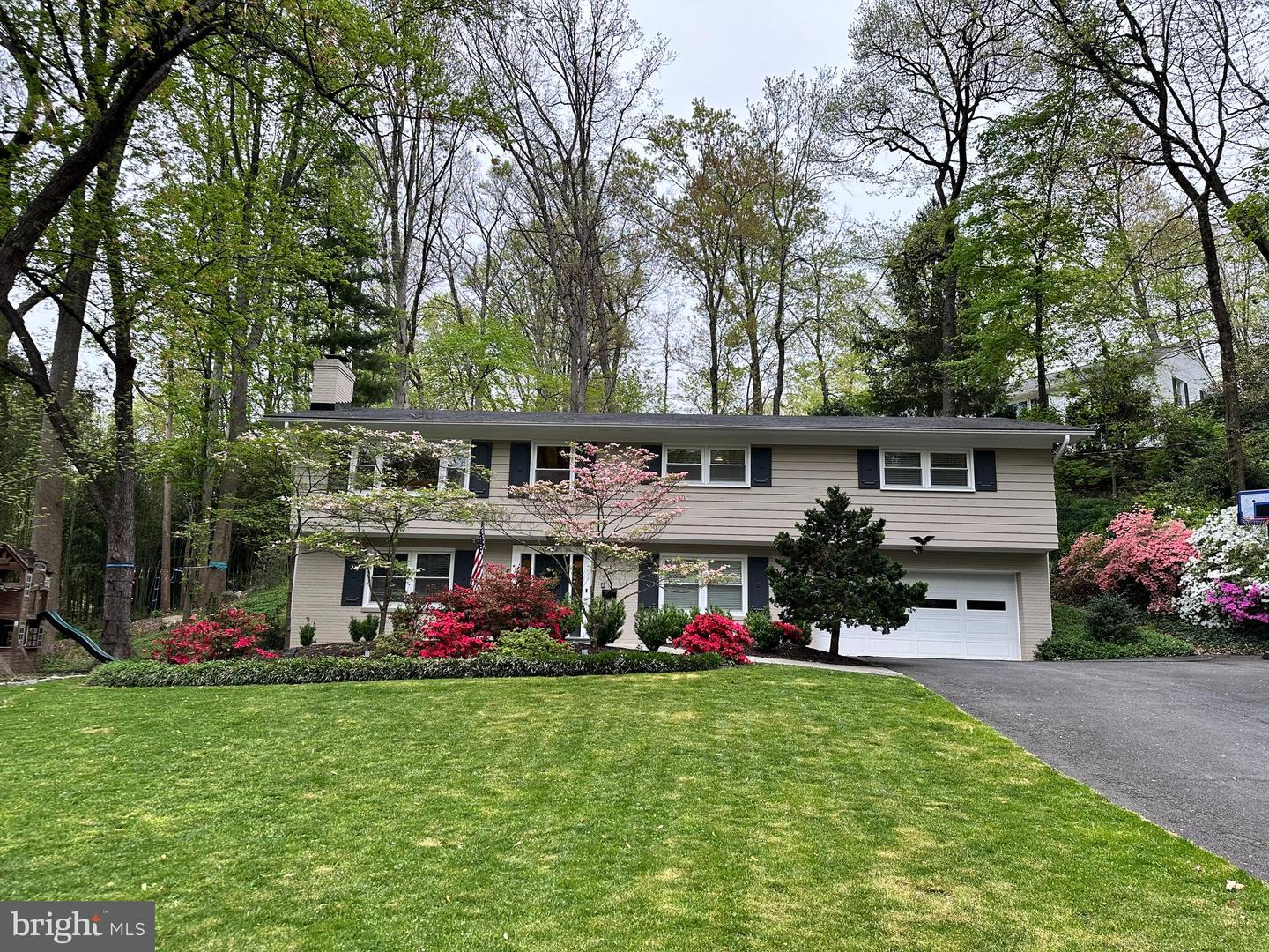 9132 SANTAYANA DR, FAIRFAX, Virginia 22031, 4 Bedrooms Bedrooms, ,3 BathroomsBathrooms,Residential,For sale,9132 SANTAYANA DR,VAFX2233488 MLS # VAFX2233488