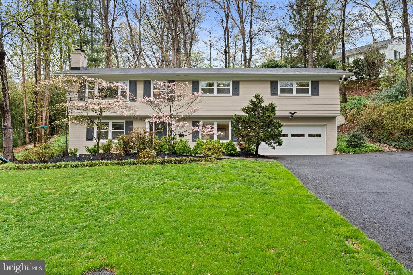 9132 SANTAYANA DR, FAIRFAX, Virginia 22031, 4 Bedrooms Bedrooms, ,3 BathroomsBathrooms,Residential,For sale,9132 SANTAYANA DR,VAFX2233488 MLS # VAFX2233488