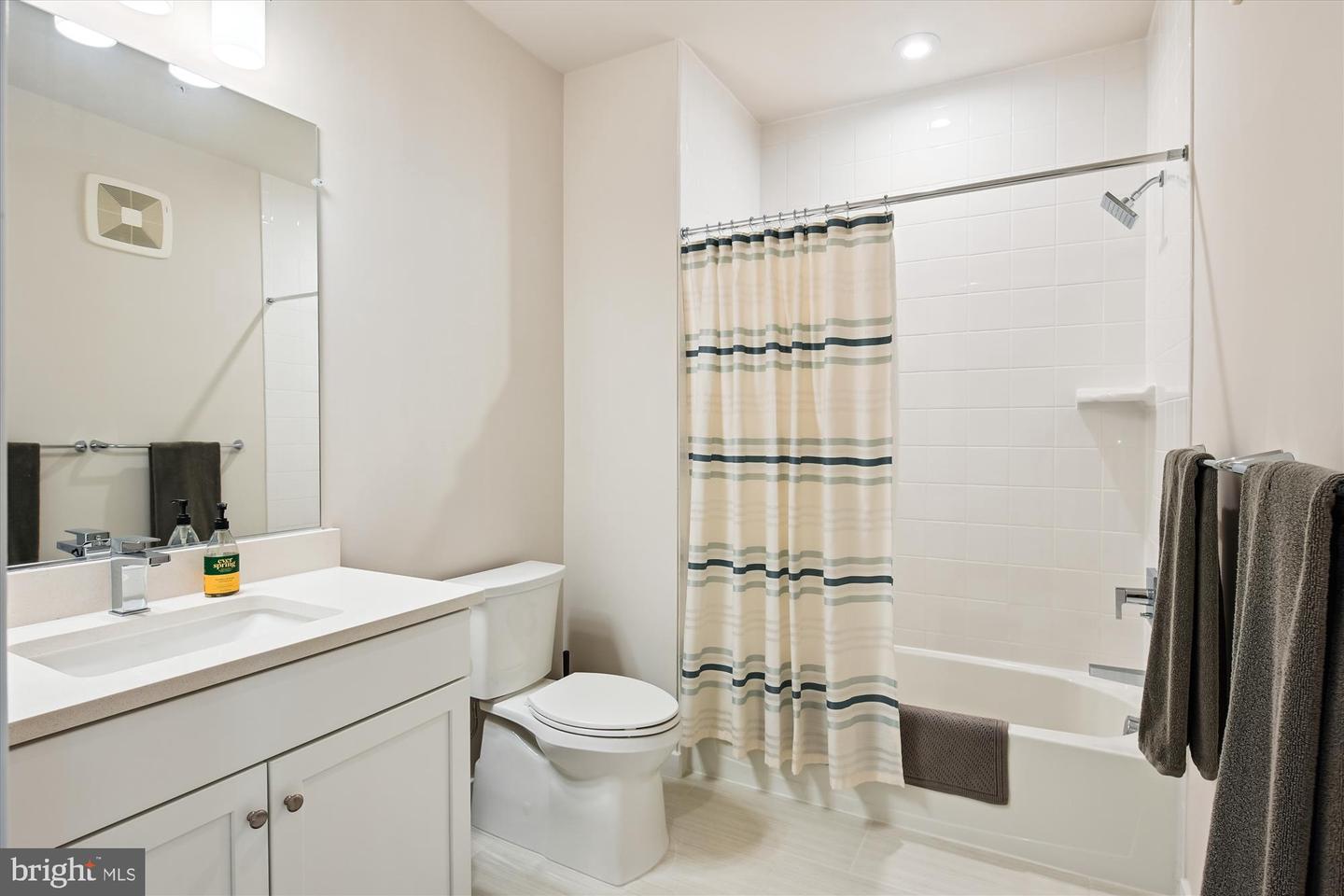 1675 BANDIT LOOP #202B, RESTON, Virginia 20190, 2 Bedrooms Bedrooms, ,2 BathroomsBathrooms,Residential,For sale,1675 BANDIT LOOP #202B,VAFX2234656 MLS # VAFX2234656