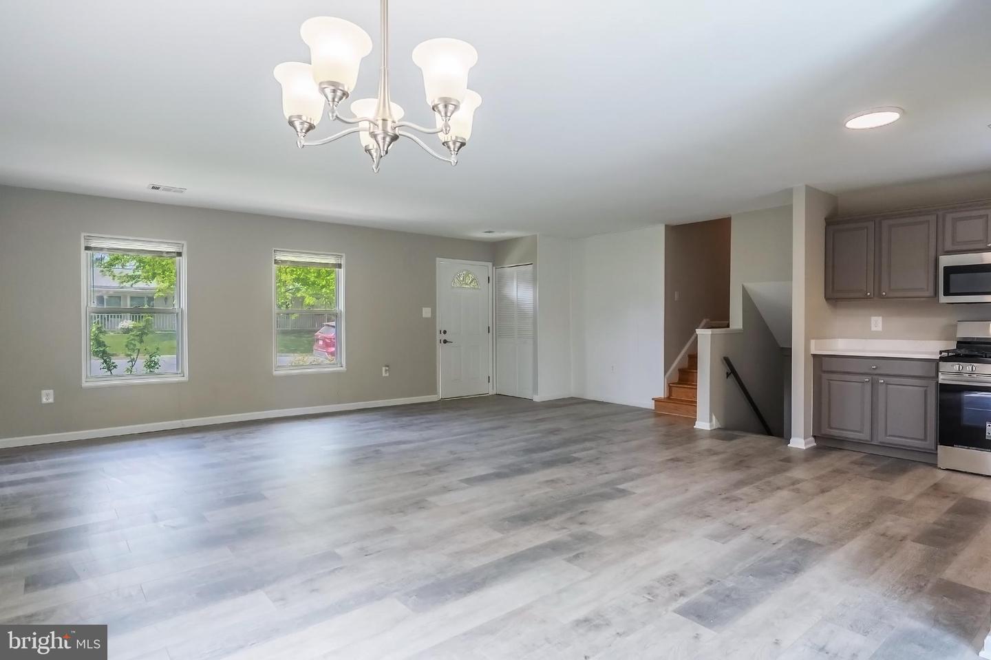 724 N ARGONNE AVE, STERLING, Virginia 20164, 4 Bedrooms Bedrooms, ,3 BathroomsBathrooms,Residential,For sale,724 N ARGONNE AVE,VALO2094094 MLS # VALO2094094