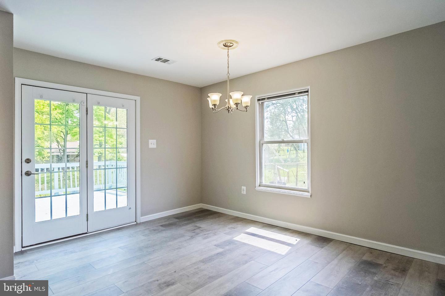 724 N ARGONNE AVE, STERLING, Virginia 20164, 4 Bedrooms Bedrooms, ,3 BathroomsBathrooms,Residential,For sale,724 N ARGONNE AVE,VALO2094094 MLS # VALO2094094
