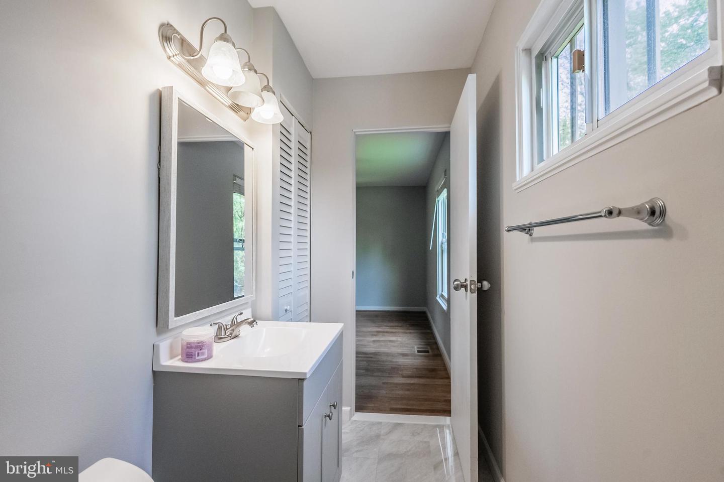 724 N ARGONNE AVE, STERLING, Virginia 20164, 4 Bedrooms Bedrooms, ,3 BathroomsBathrooms,Residential,For sale,724 N ARGONNE AVE,VALO2094094 MLS # VALO2094094