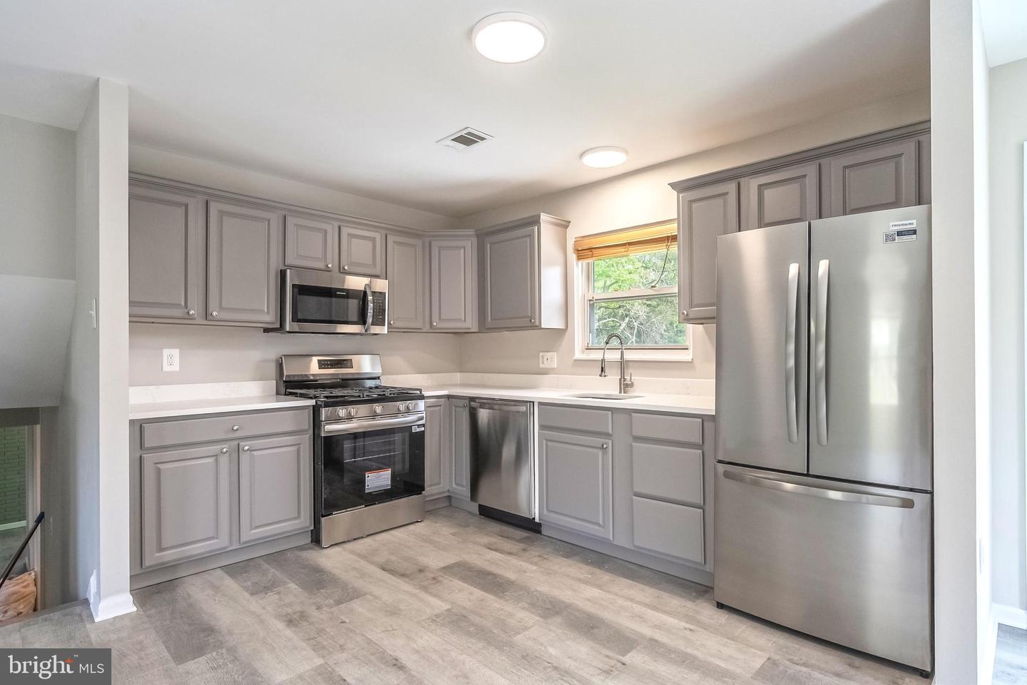 724 N ARGONNE AVE, STERLING, Virginia 20164, 4 Bedrooms Bedrooms, ,3 BathroomsBathrooms,Residential,For sale,724 N ARGONNE AVE,VALO2094094 MLS # VALO2094094