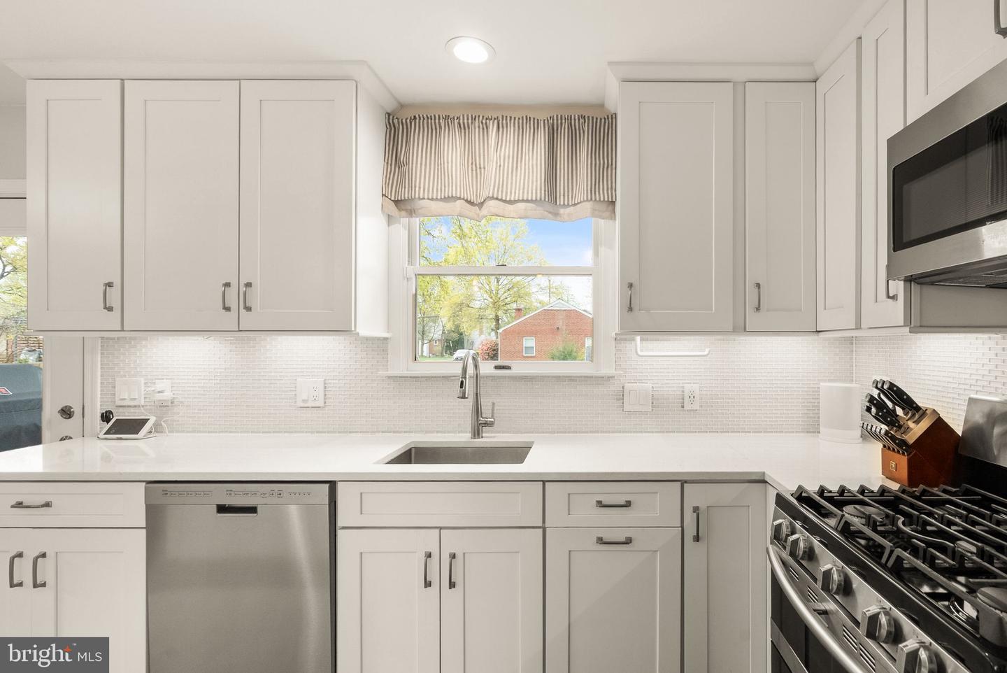 5800 3RD ST S, ARLINGTON, Virginia 22204, 3 Bedrooms Bedrooms, ,2 BathroomsBathrooms,Residential,For sale,5800 3RD ST S,VAAR2056140 MLS # VAAR2056140