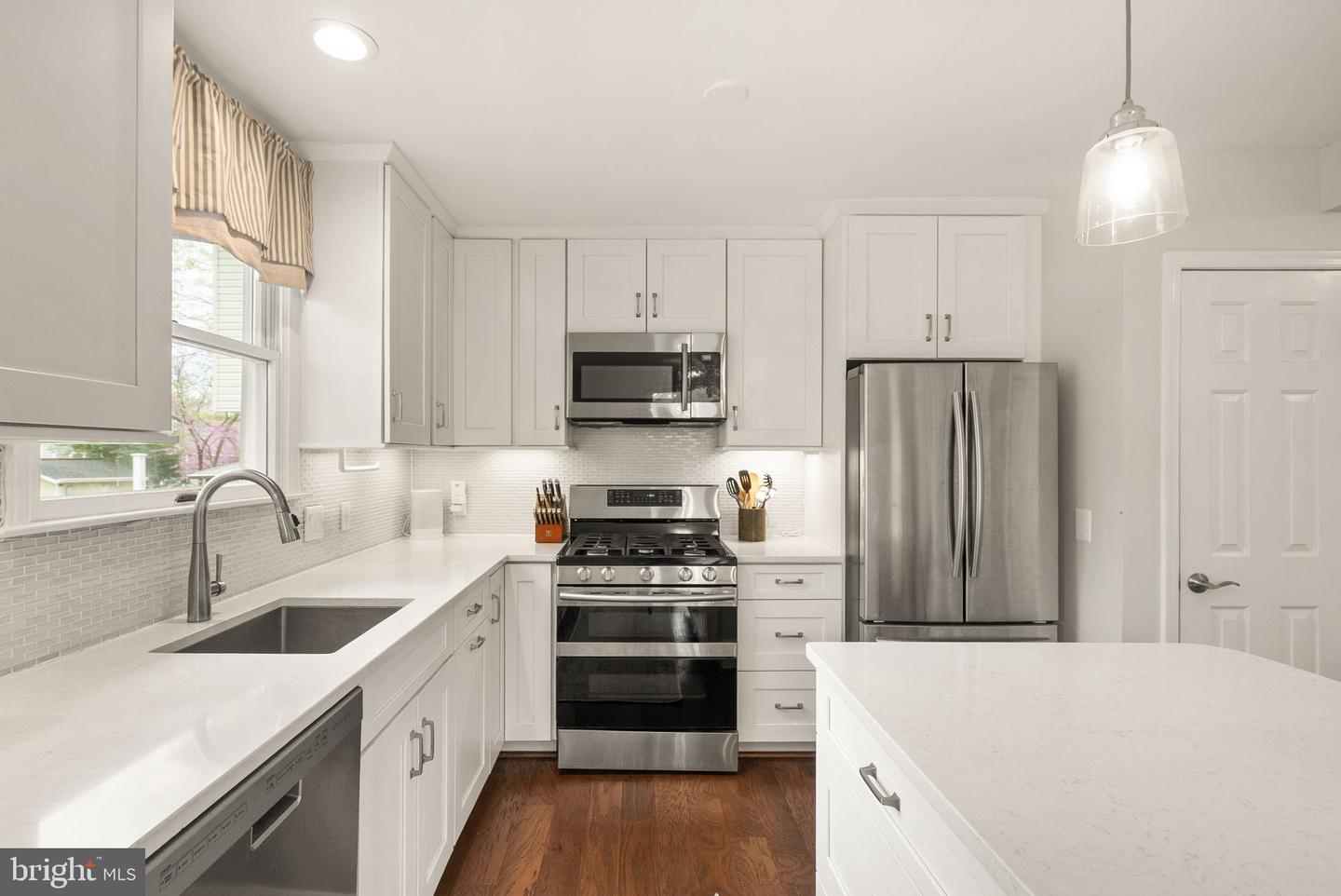 5800 3RD ST S, ARLINGTON, Virginia 22204, 3 Bedrooms Bedrooms, ,2 BathroomsBathrooms,Residential,For sale,5800 3RD ST S,VAAR2056140 MLS # VAAR2056140