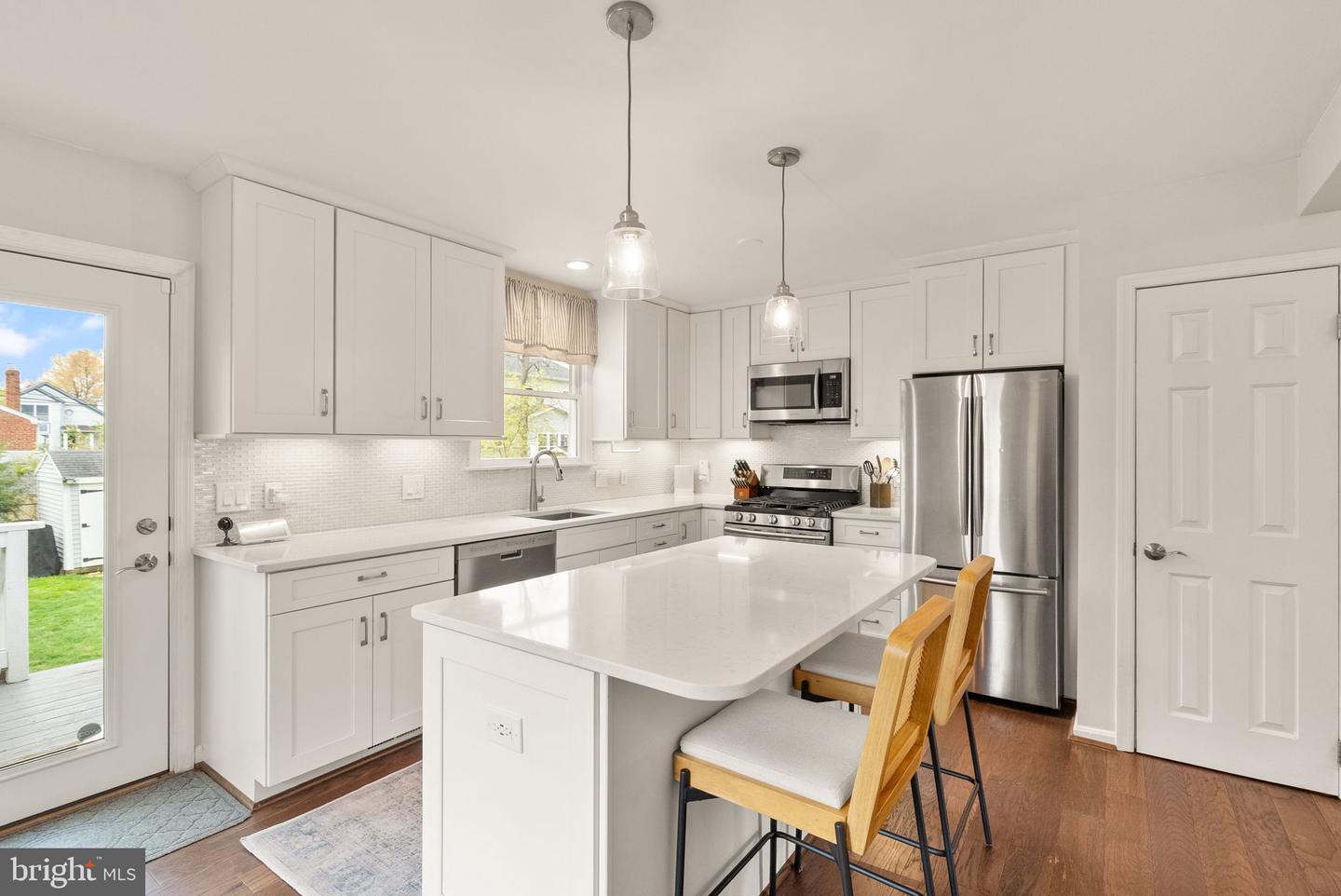 5800 3RD ST S, ARLINGTON, Virginia 22204, 3 Bedrooms Bedrooms, ,2 BathroomsBathrooms,Residential,For sale,5800 3RD ST S,VAAR2056140 MLS # VAAR2056140