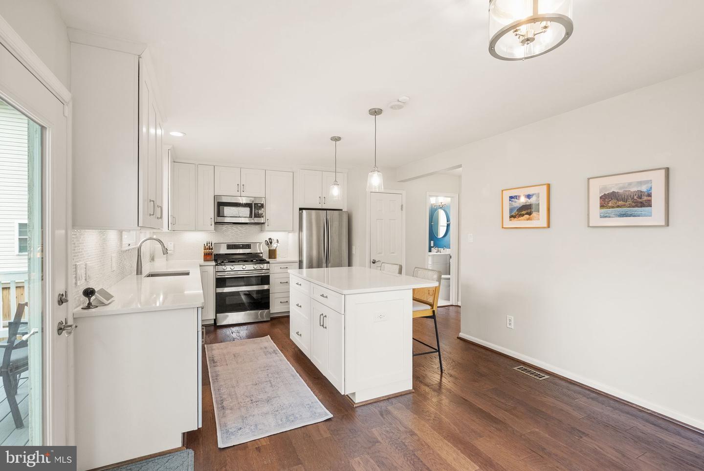 5800 3RD ST S, ARLINGTON, Virginia 22204, 3 Bedrooms Bedrooms, ,2 BathroomsBathrooms,Residential,For sale,5800 3RD ST S,VAAR2056140 MLS # VAAR2056140