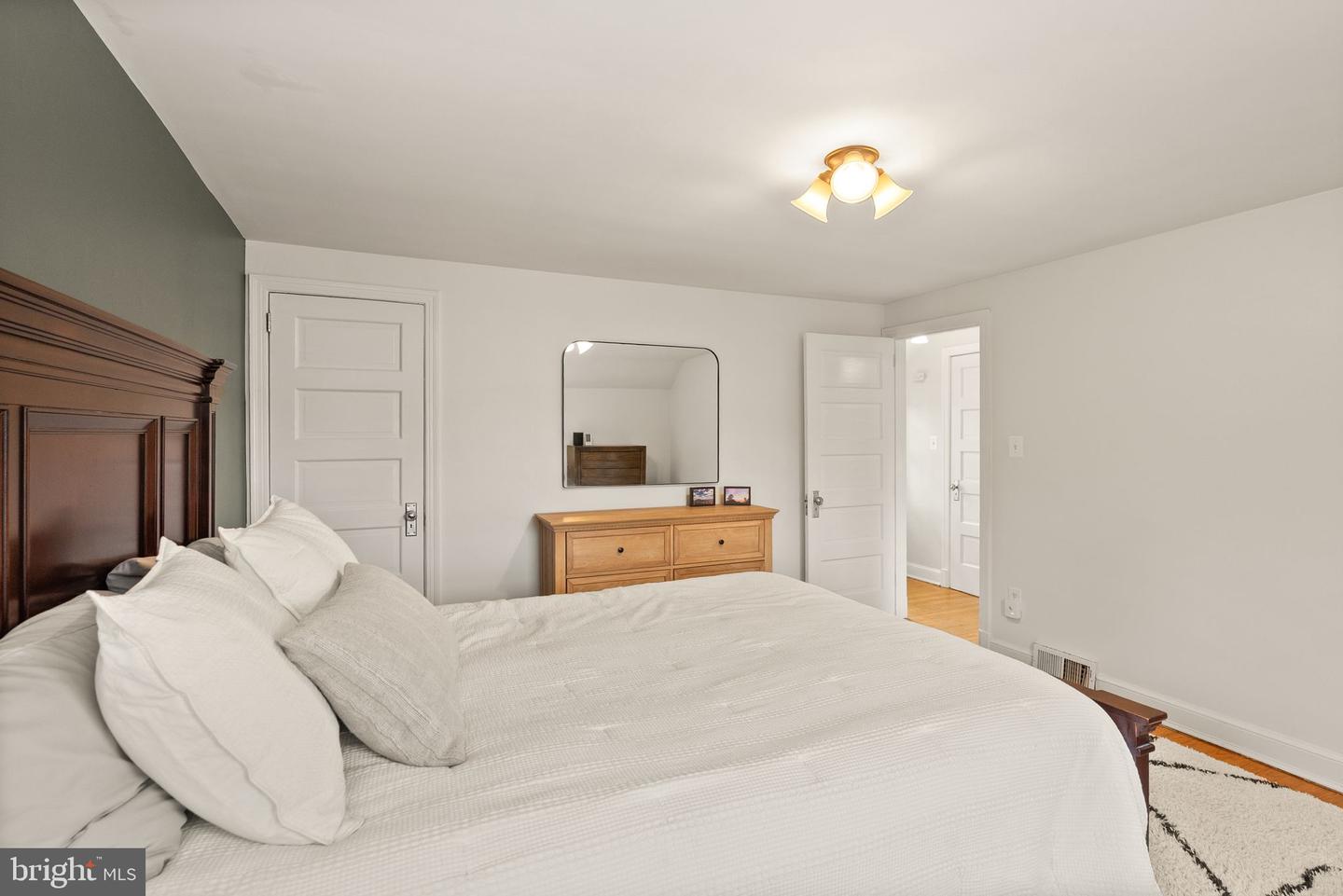 5800 3RD ST S, ARLINGTON, Virginia 22204, 3 Bedrooms Bedrooms, ,2 BathroomsBathrooms,Residential,For sale,5800 3RD ST S,VAAR2056140 MLS # VAAR2056140